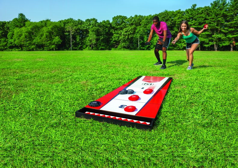 Shuffle Toss - Lifestyle